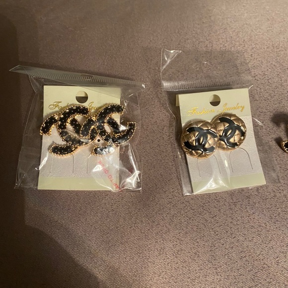 Earring - Picture 2 of 3